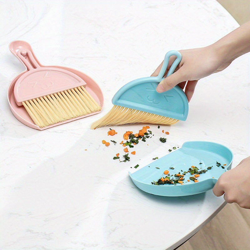 3pcs, mixed color, smiling face desktop broom, cleaning tool handheld broom, keyboard cleaning brush, small broom set with dustpan, computer clutter brush, suitable for table and desktop cleaning